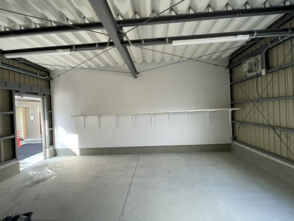 倉庫にだって据え付け家具、取り付けれますの画像